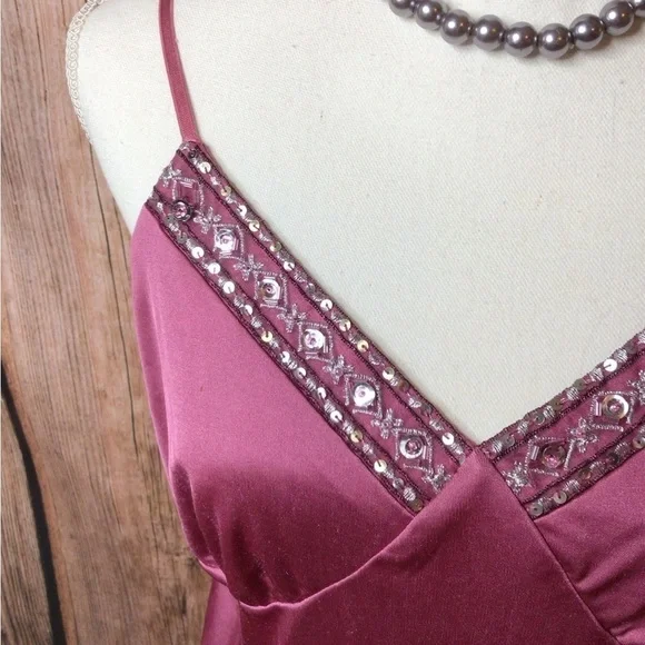 Large rose pink v shape camisole with sparkle bead work (0101) - Picture 2 of 6
